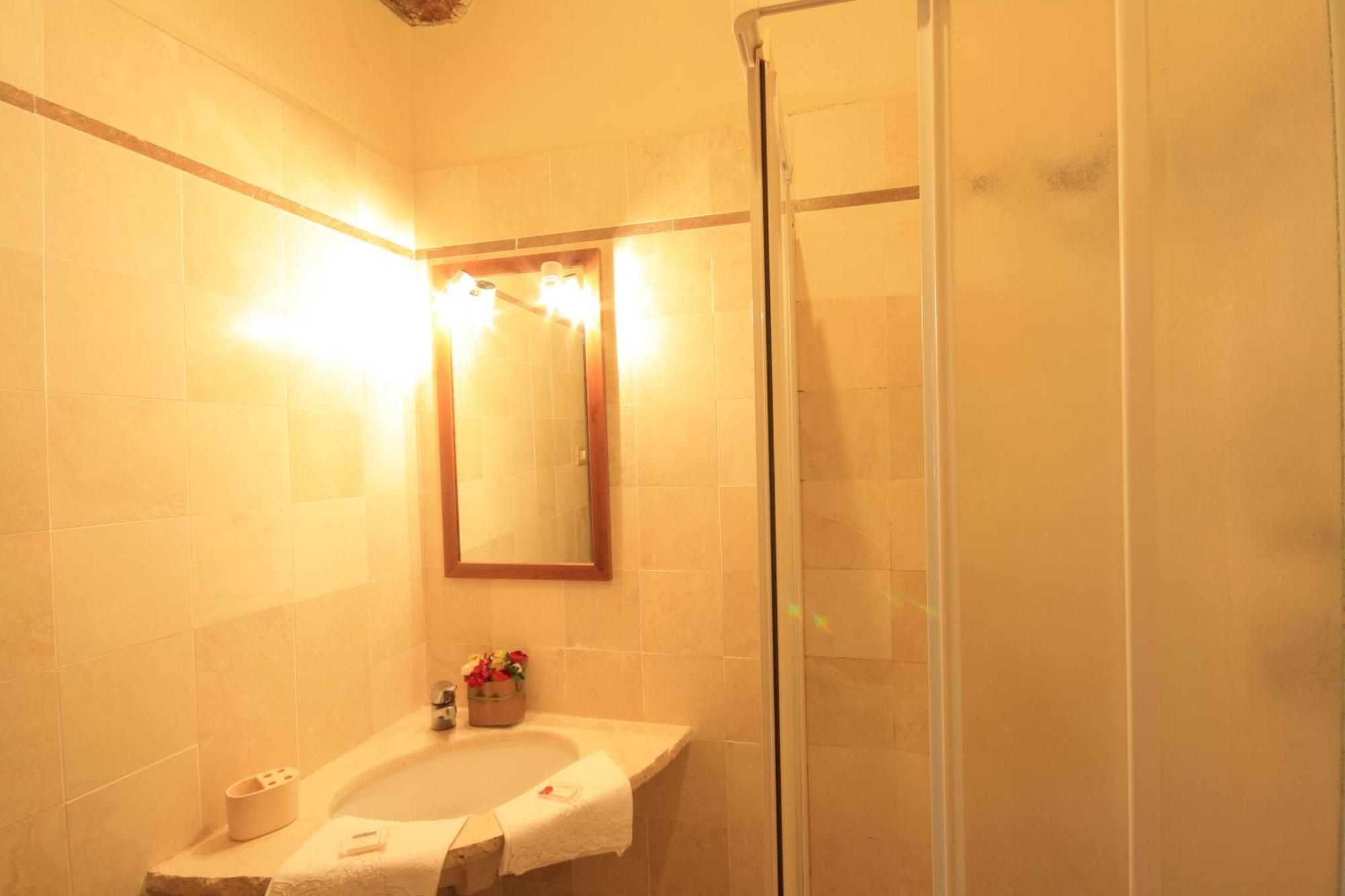Villa Siena Room photo